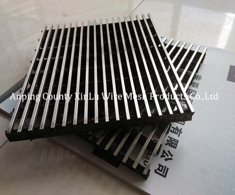 アシド洗浄クイーンワイヤスクリーンパネル 2.5x4mm プロフィールと27mm サポートスティッドピッチ