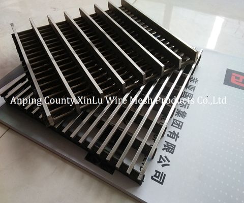 アシド洗浄クイーンワイヤスクリーンパネル 2.5x4mm プロフィールと27mm サポートスティッドピッチ