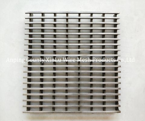 アシド洗浄クイーンワイヤスクリーンパネル 2.5x4mm プロフィールと27mm サポートスティッドピッチ